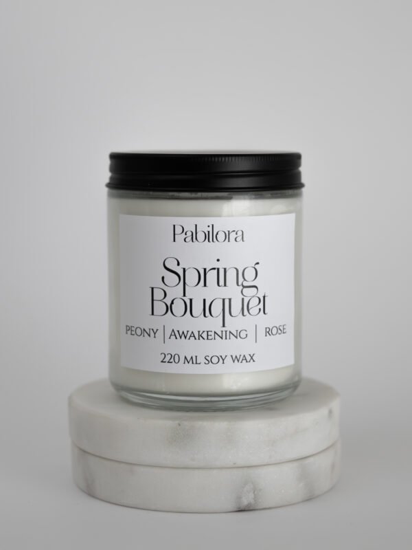 Pabilora Spring Bouquet scented candle featuring peony, rose, juicy apple, and a warm base of amber and musk.